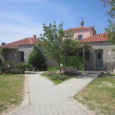 Petra Houses Holiday home Potos